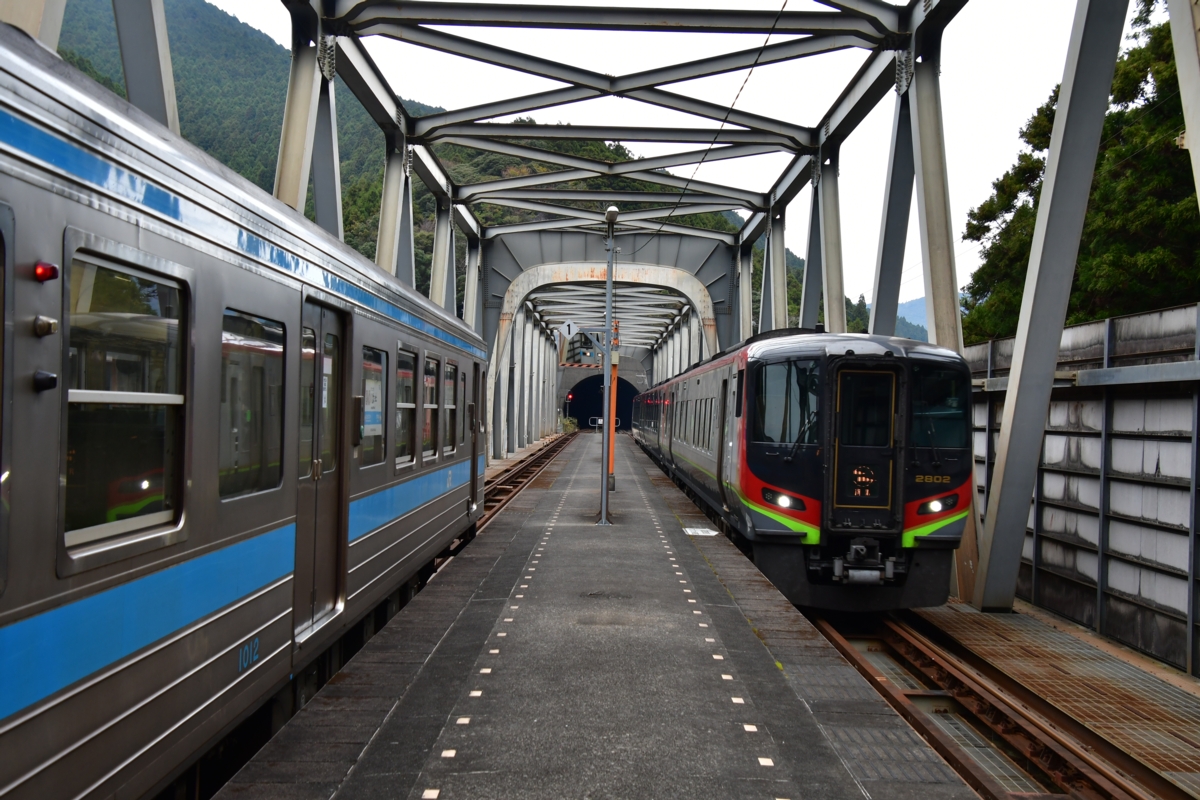 鉄道写真・紅葉・撮影地：土讃線・土佐北川