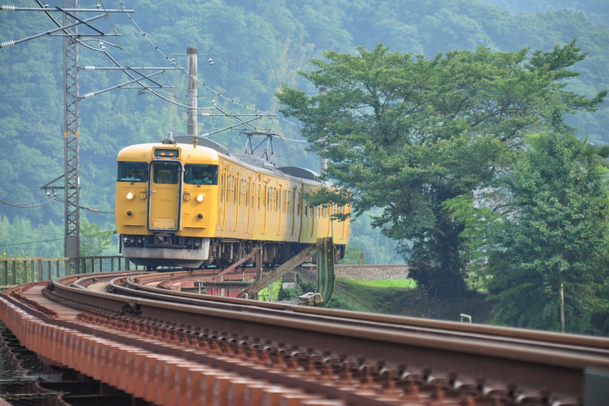 撮影・伯備線・木野山－備中川面