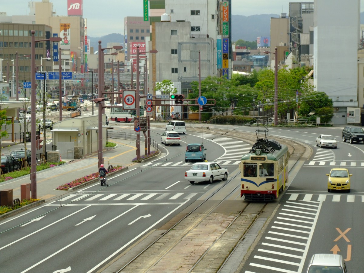 撮影・土佐電気鉄道・デンテツターミナルビル前－菜園場町