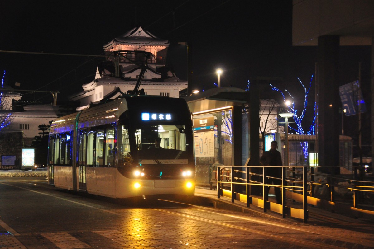撮影・富山地方鉄道・セントラム・国際会議場前