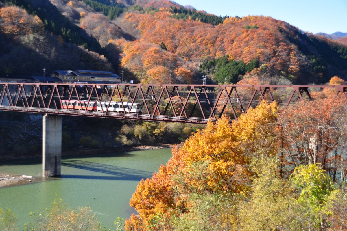 撮影・紅葉・野岩鉄道・湯西川温泉