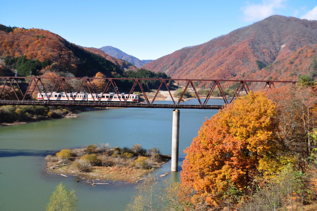 撮影・紅葉・野岩鉄道・湯西川温泉
