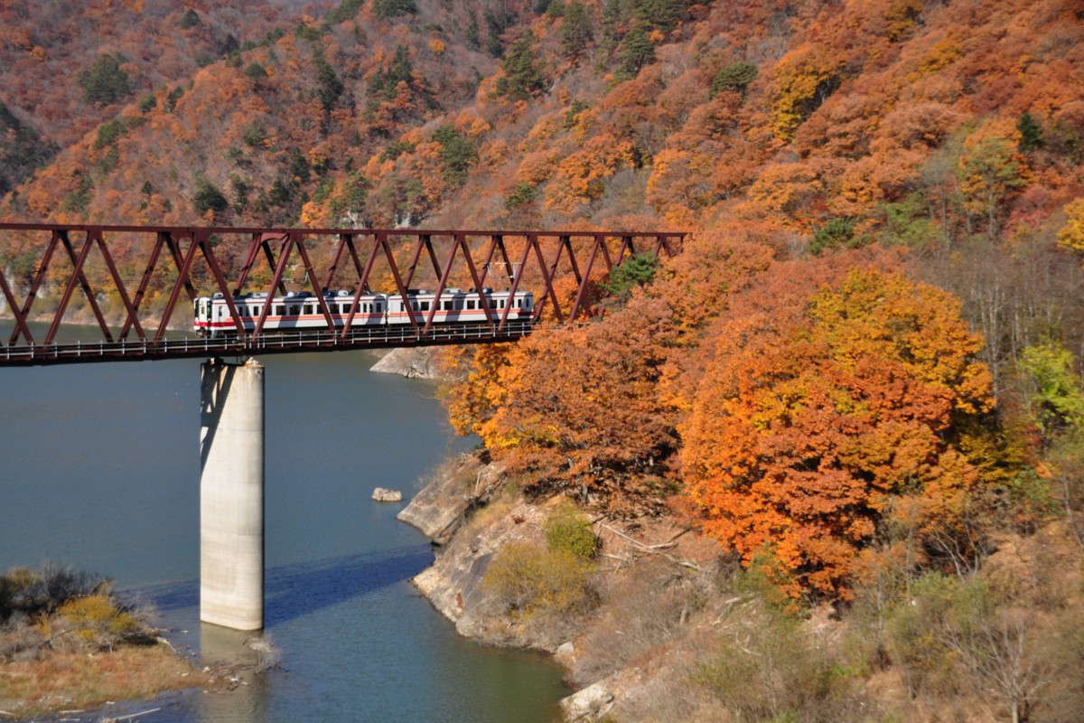 撮影・紅葉・野岩鉄道・湯西川温泉