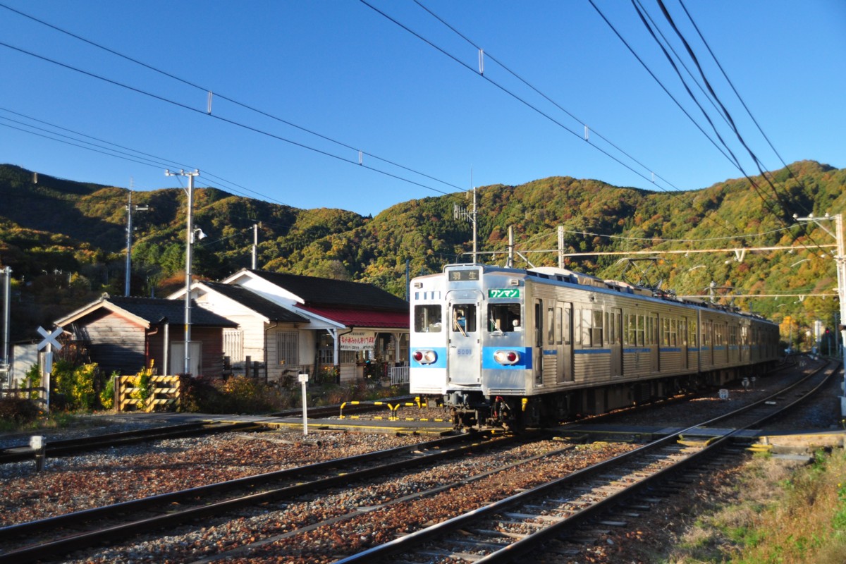 秩父鉄道・波久礼・紅葉