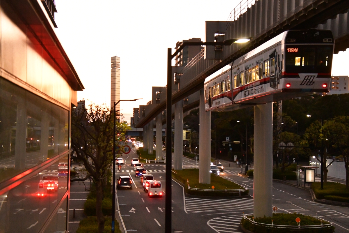 撮影・夜景・千葉都市モノレール・市役所前