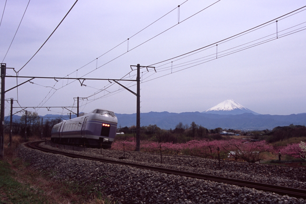 撮影・中央本線・新府・桃・富士山