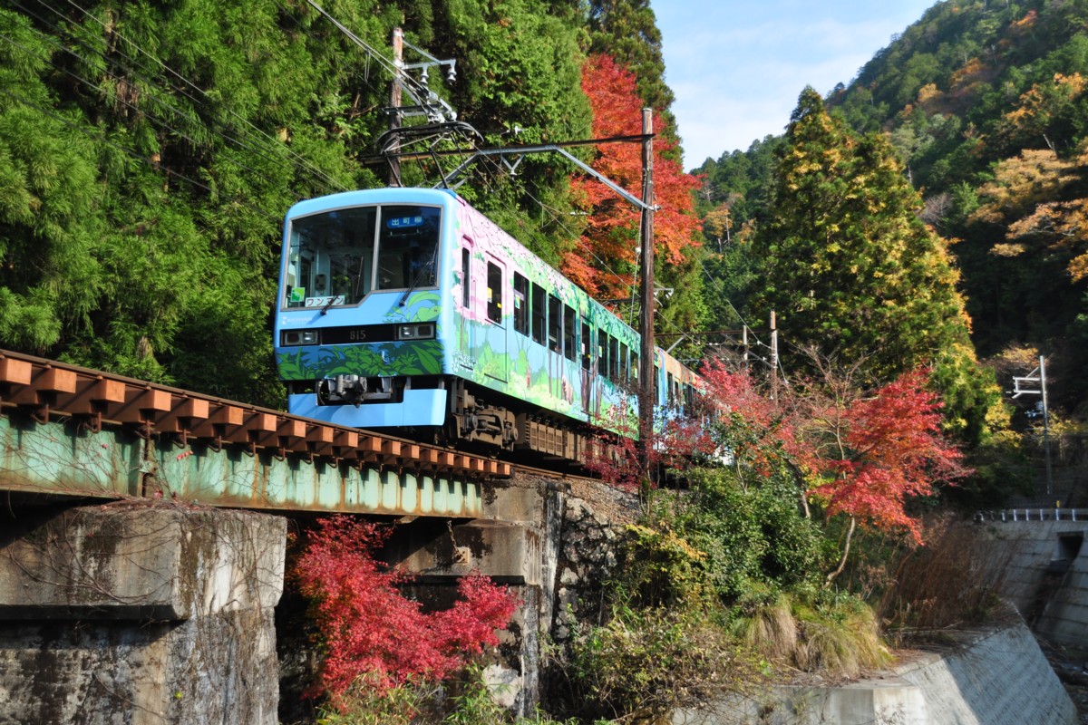 撮影・紅葉・叡山電車・貴船口