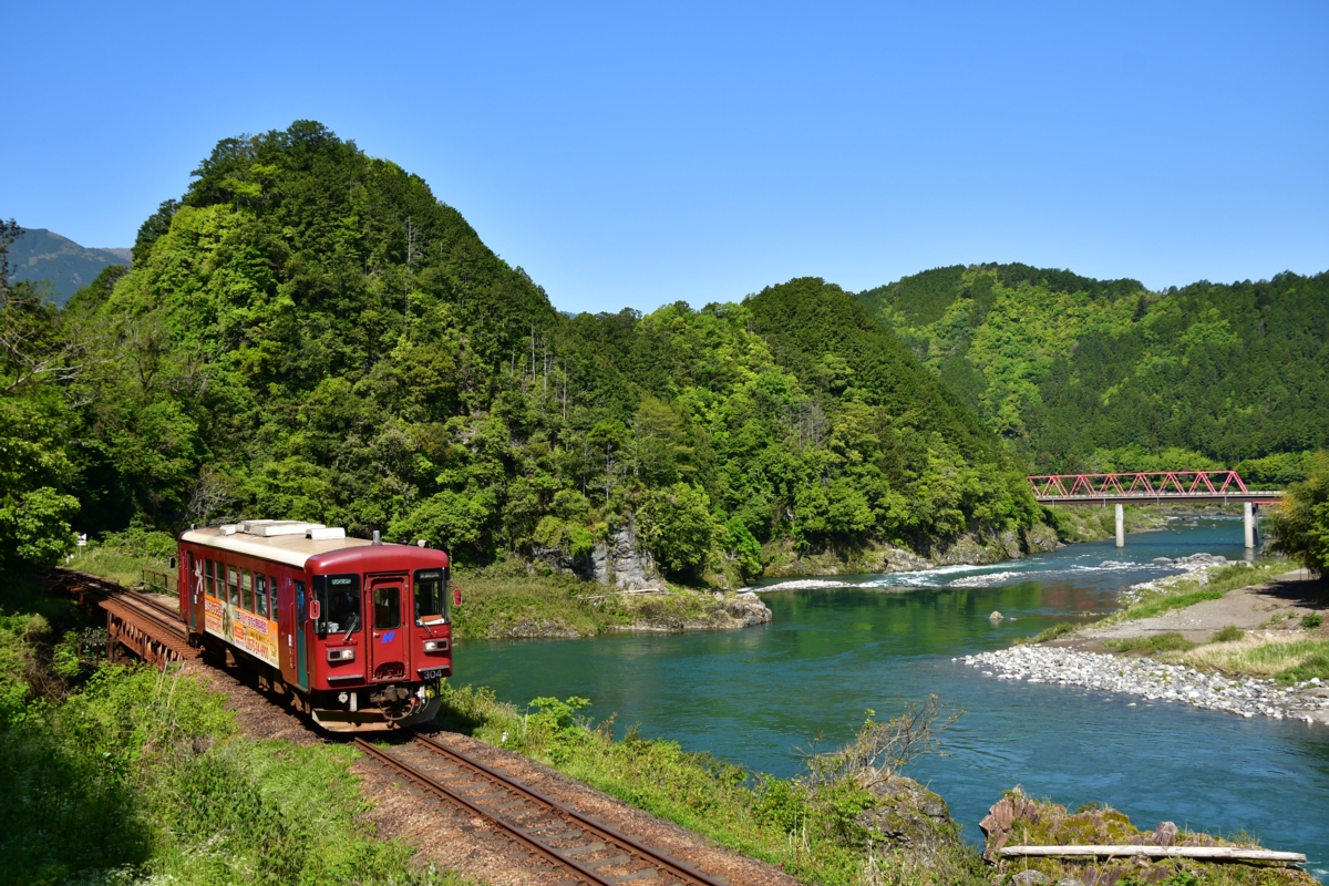 撮影・新緑・長良川鉄道・福野－美並苅安