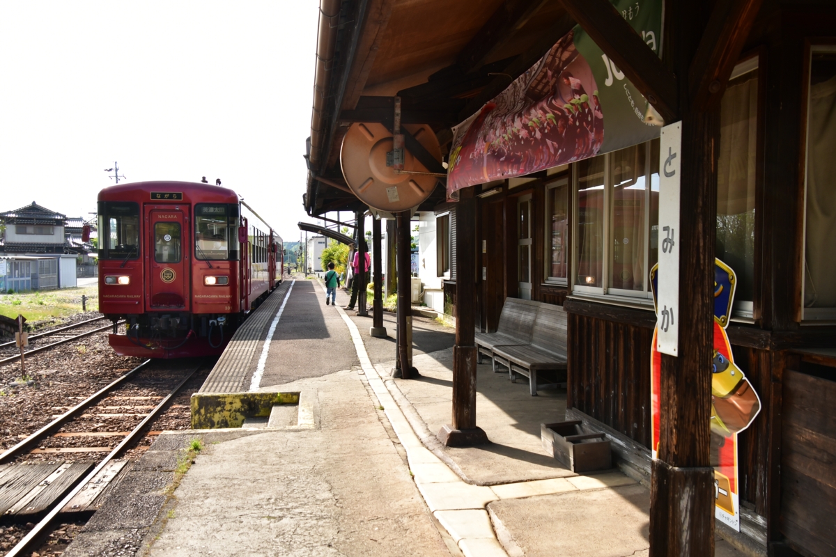 撮影・新緑・長良川鉄道・富加