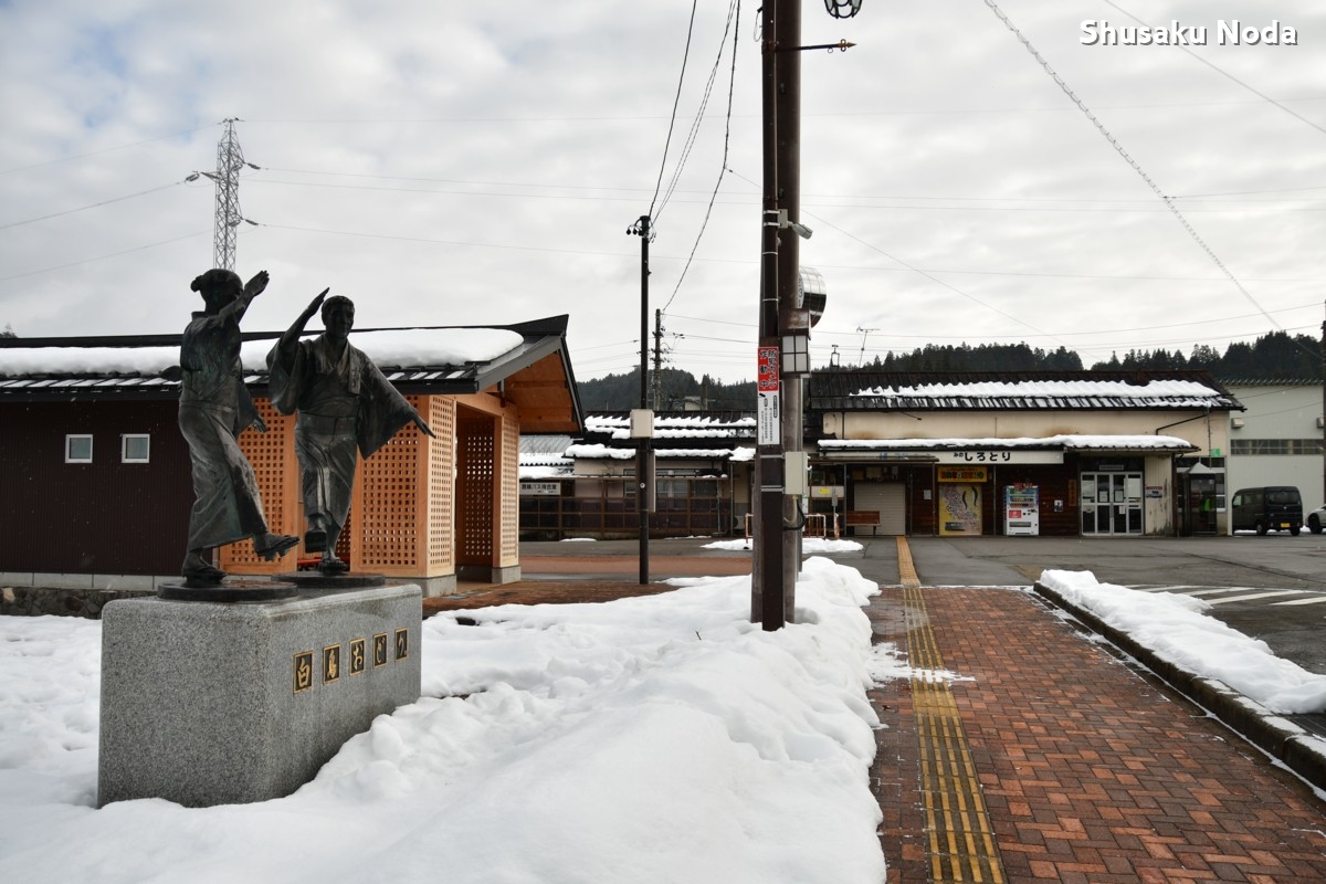 鉄道写真・冬・雪景色・撮影地：長良川鉄道・美濃白鳥