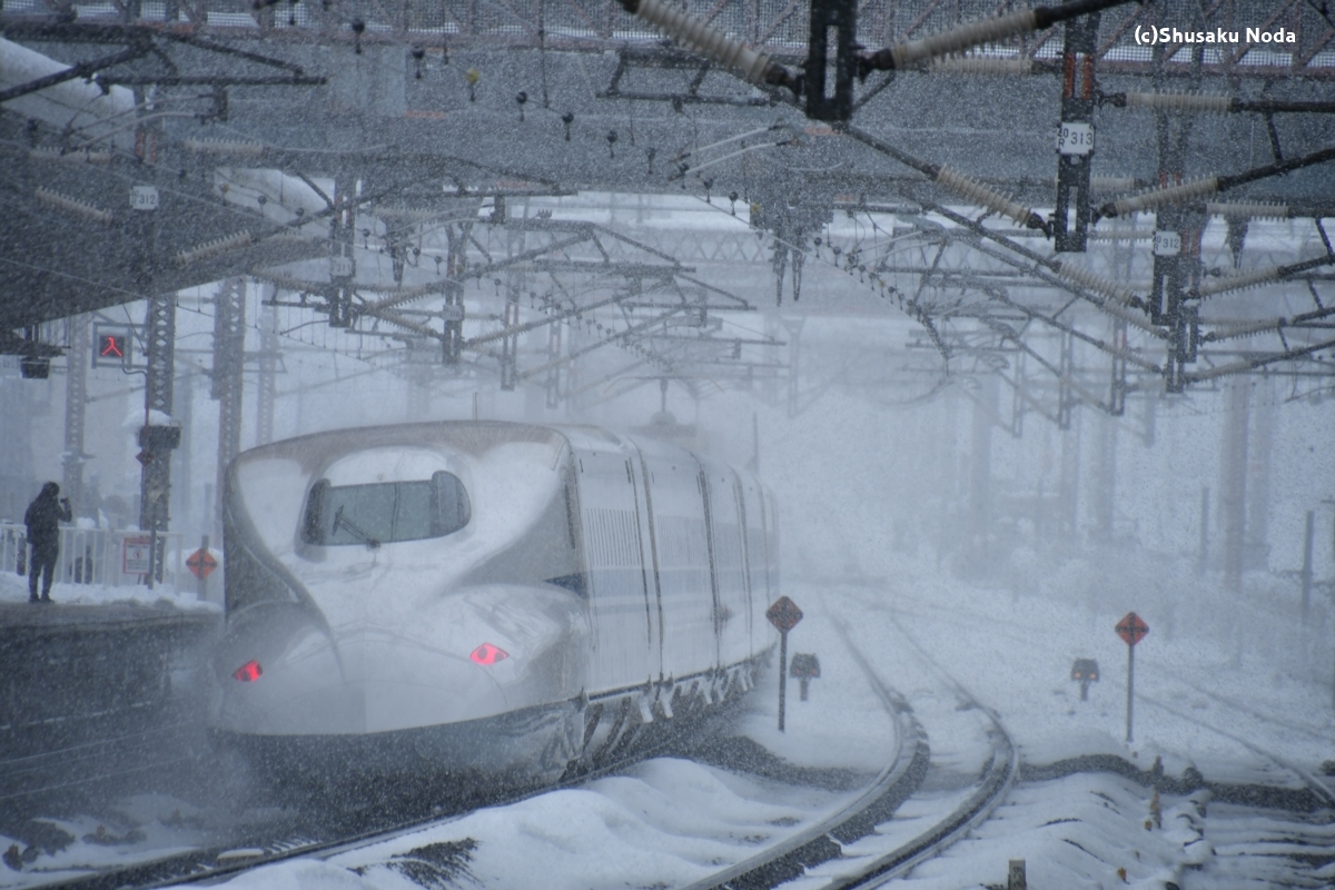 鉄道写真・雪景色・撮影地：東海道新幹線・米原駅