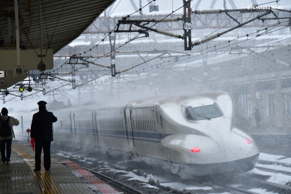 鉄道写真・雪景色・撮影地：東海道新幹線・米原駅
