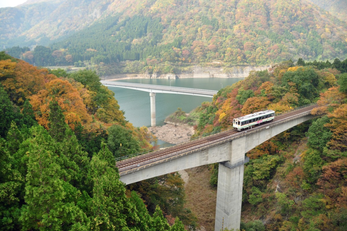 撮影・紅葉・会津鉄道・湯野上温泉－芦ノ牧温泉南