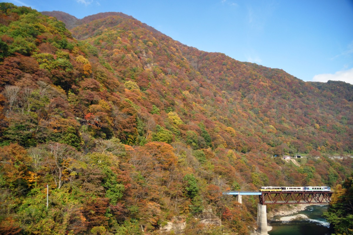 撮影・紅葉・会津鉄道・湯野上温泉－芦ノ牧温泉南