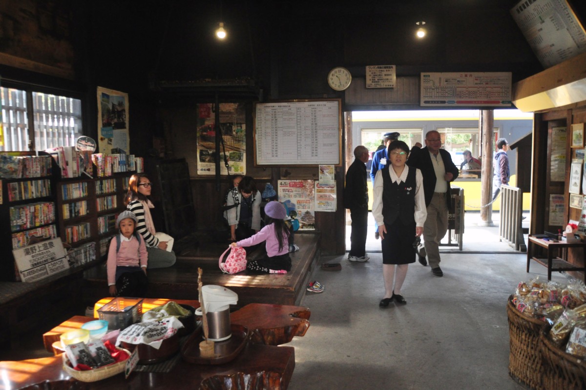 撮影・紅葉・会津鉄道・湯野上温泉