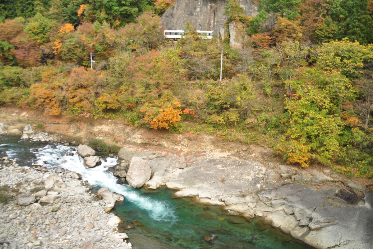 撮影・紅葉・会津鉄道・会津下郷－弥五島