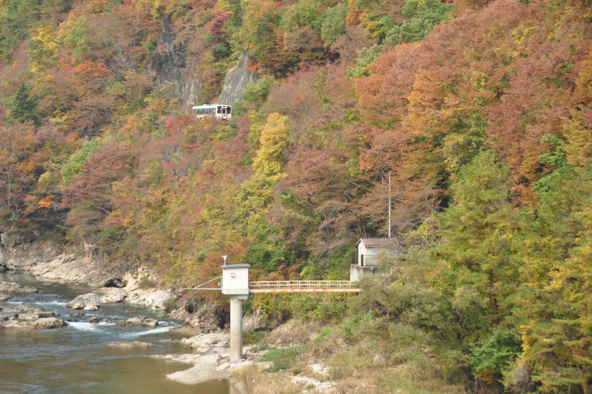 撮影・紅葉・会津鉄道・会津下郷－弥五島