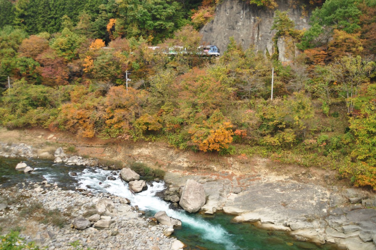 撮影・紅葉・会津鉄道・会津下郷－弥五島
