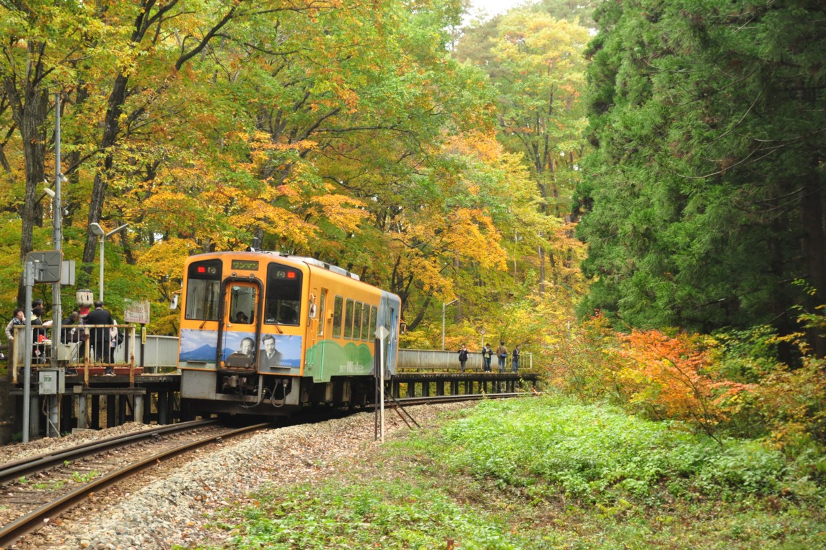 撮影・紅葉・会津鉄道・塔のへつり