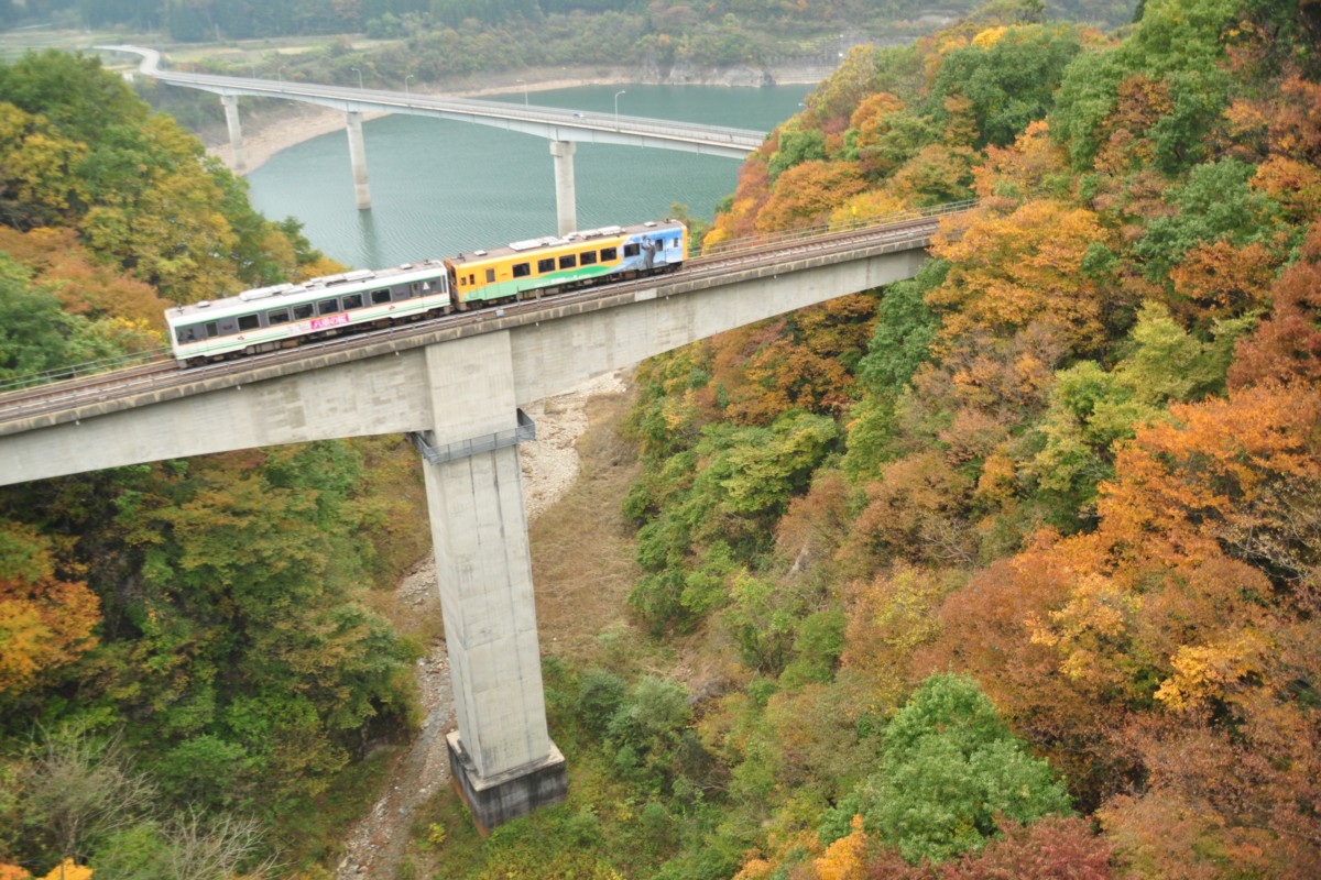 撮影・紅葉・会津鉄道・湯野上温泉－芦ノ牧温泉南