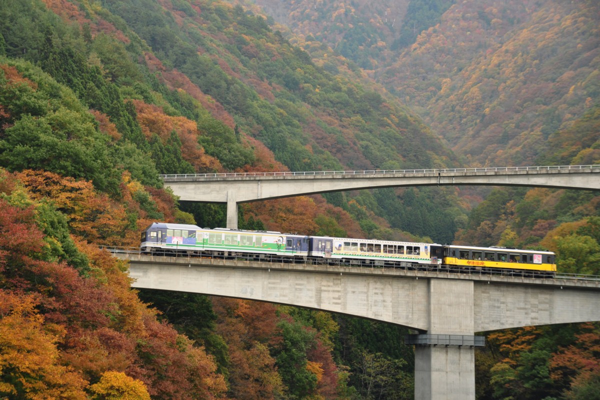 撮影・紅葉・会津鉄道・湯野上温泉－芦ノ牧温泉南