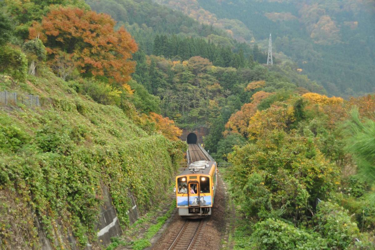 撮影・紅葉・会津鉄道・湯野上温泉－芦ノ牧温泉南