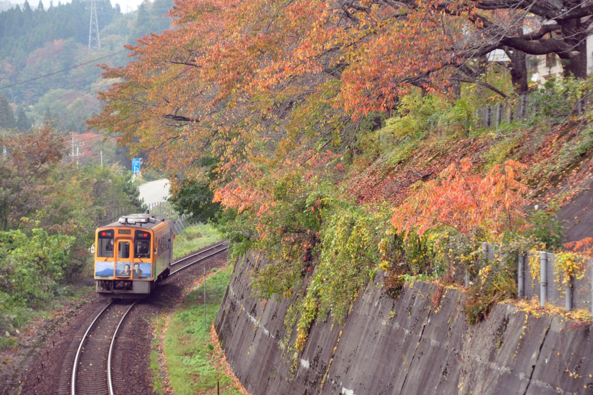 撮影・紅葉・会津鉄道・湯野上温泉－芦ノ牧温泉南