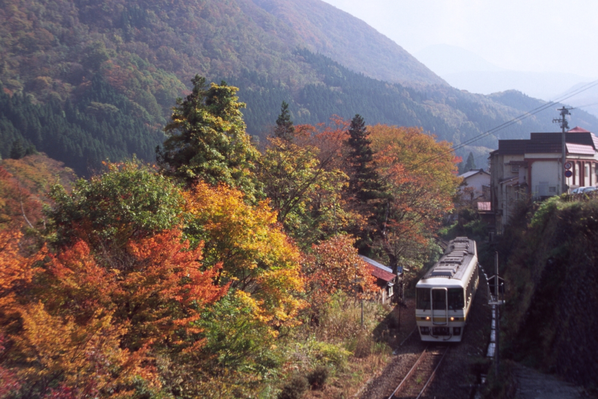撮影・紅葉・会津鉄道・湯野上温泉
