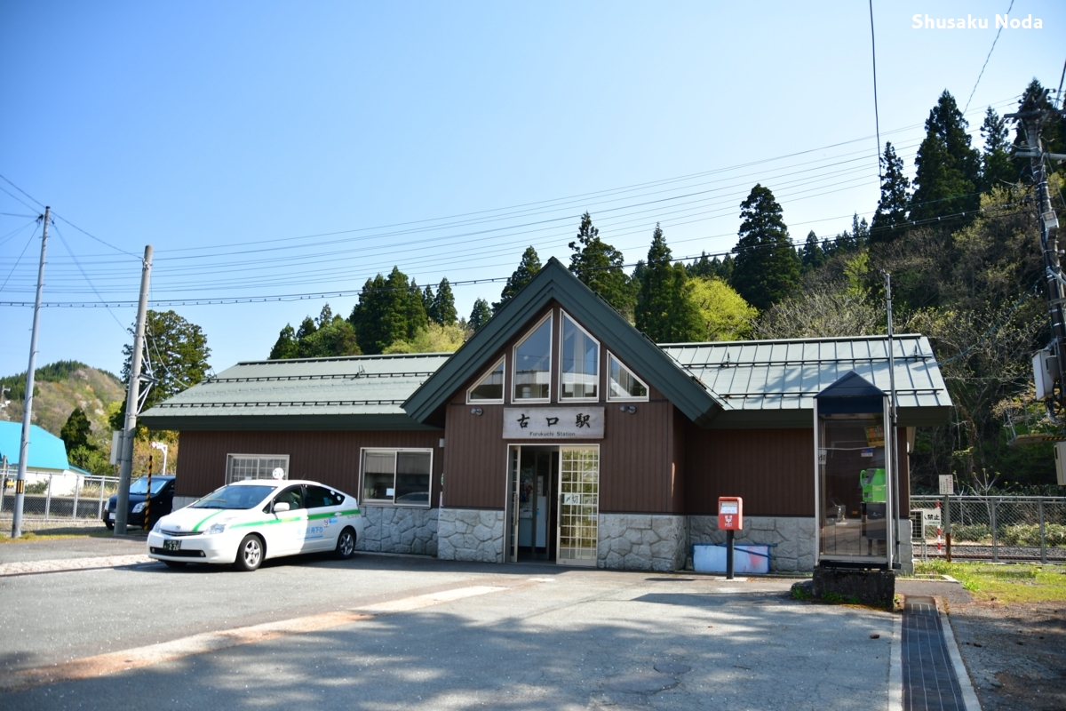 鉄道写真・新緑・撮影地：陸羽西線・古口