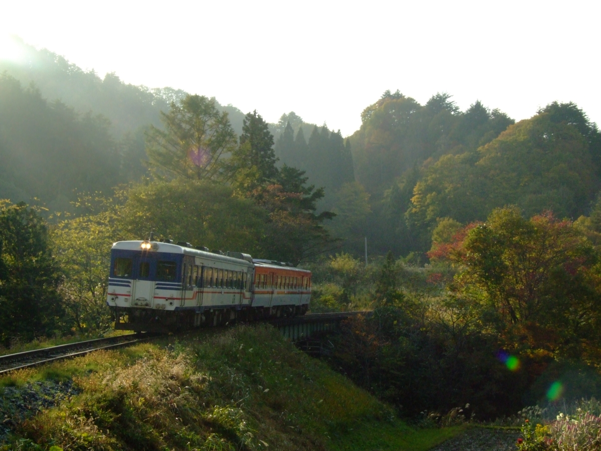 撮影・紅葉・米坂線・手ノ子－羽前沼沢